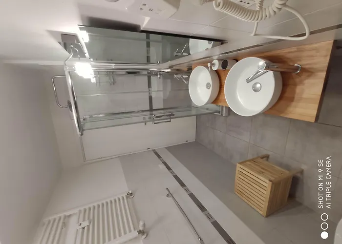 לינה וארוחת בוקר Double B Ferruccio I רומא